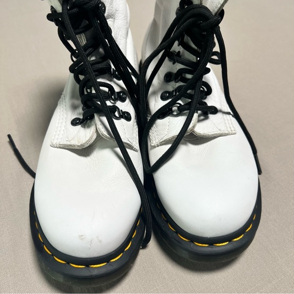 Dr. Martens 1460 White Leather Lace-Up Combat Boots • Women’s 8 (EU 39) - Picture 2 of 15